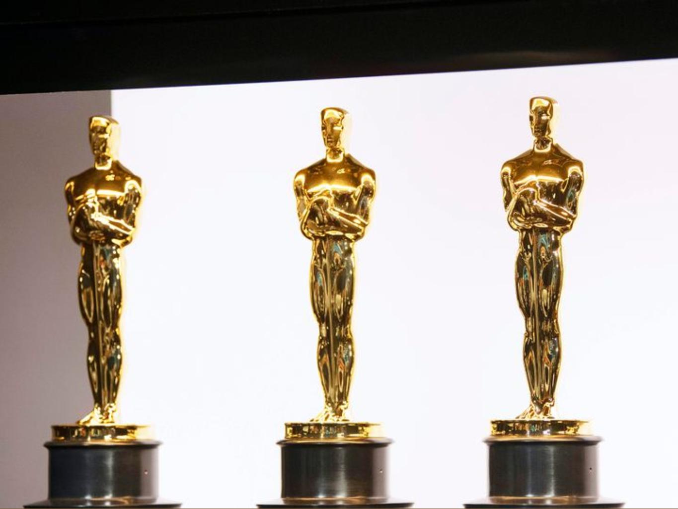 Оскар 18. Оскар 2022 кинематографии. Премия Овация статуэтка. Статуэтка Оскара демотиваторы.